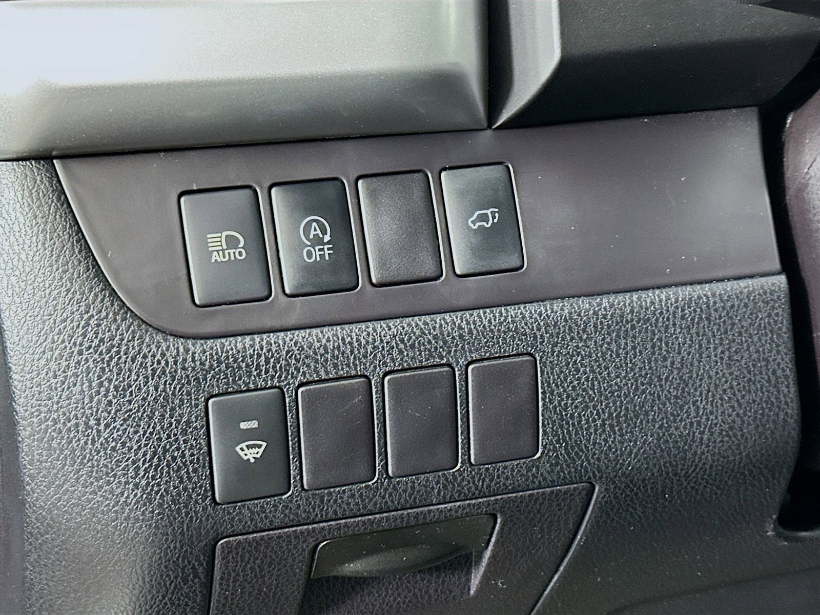 Used 2017 Toyota Highlander SE image 10