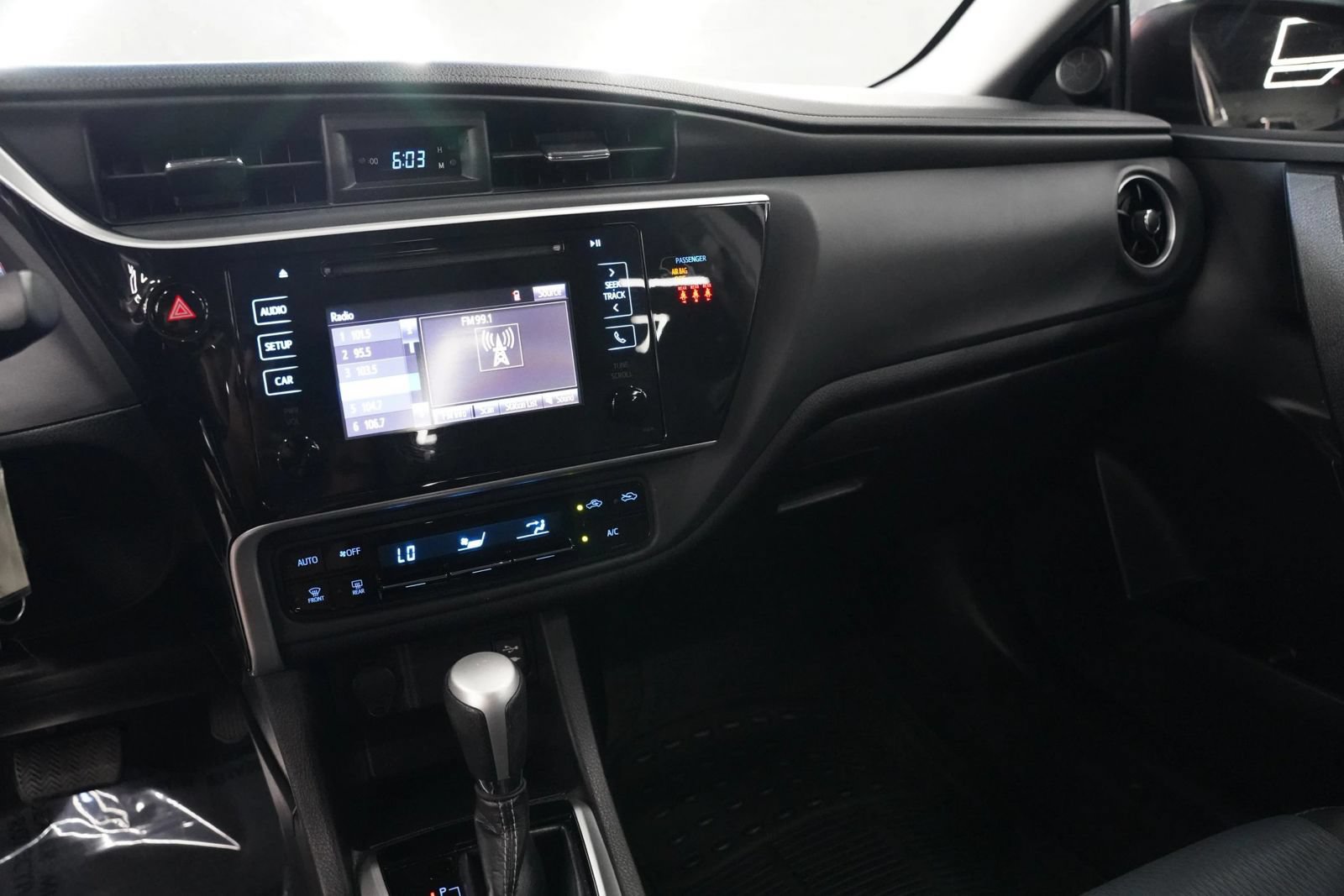 Used 2019 Toyota Corolla LE FWD image 30