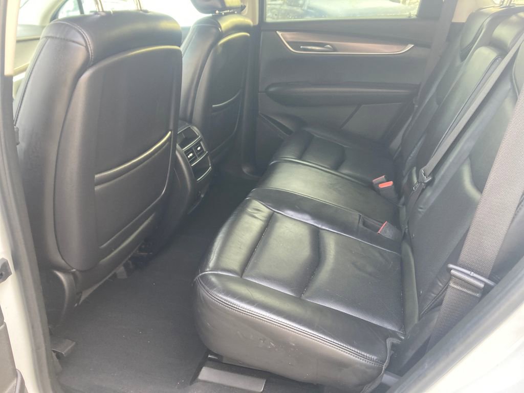 Used 2017 Cadillac XT5 Luxury image 29