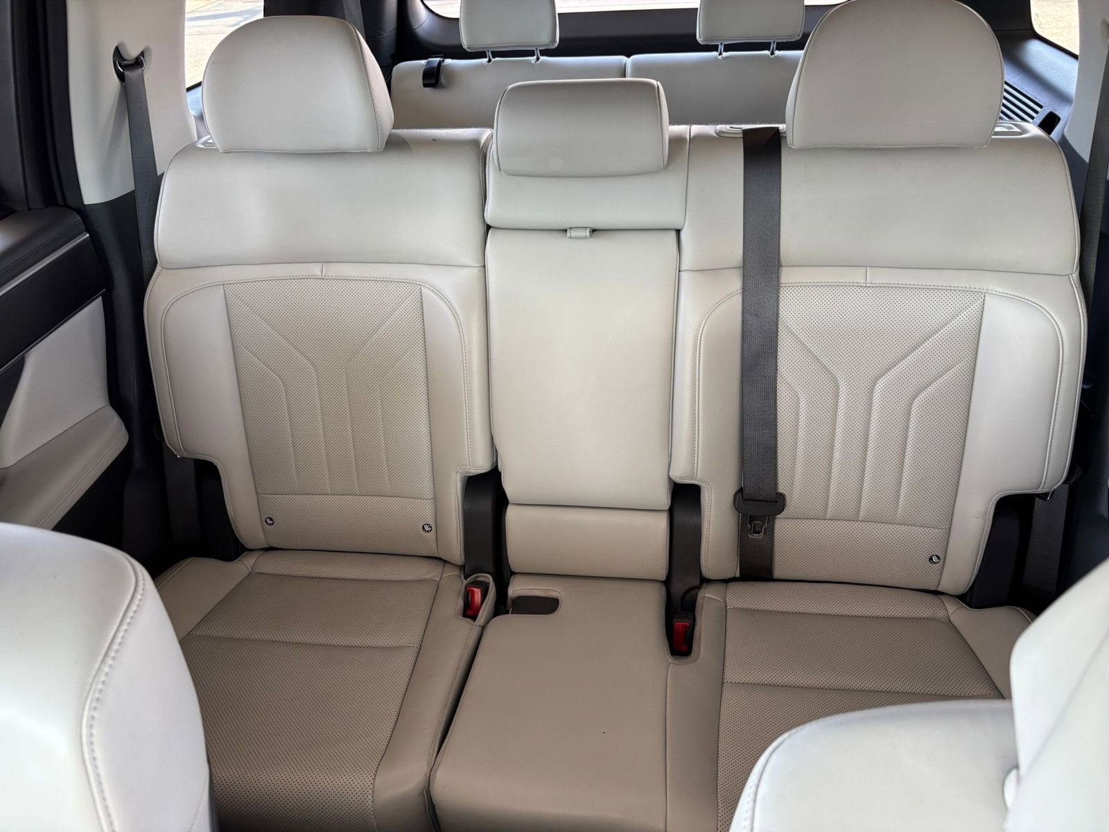 Used 2025 Hyundai Santa Fe SEL FWD image 40