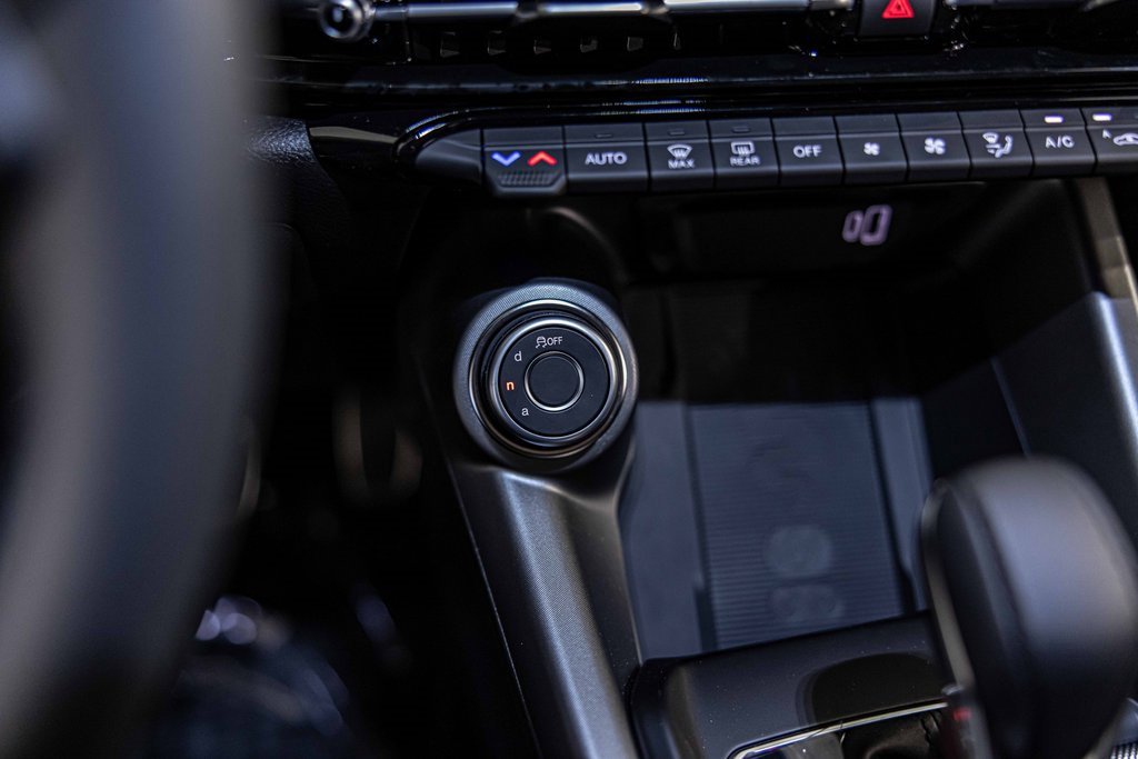 New 2025 Alfa Romeo Tonale w/ Premium Package image 28