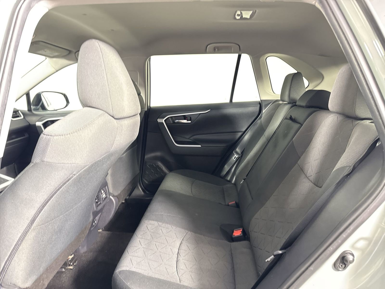 Used 2021 Toyota RAV4 XLE AWD/4WD image 20