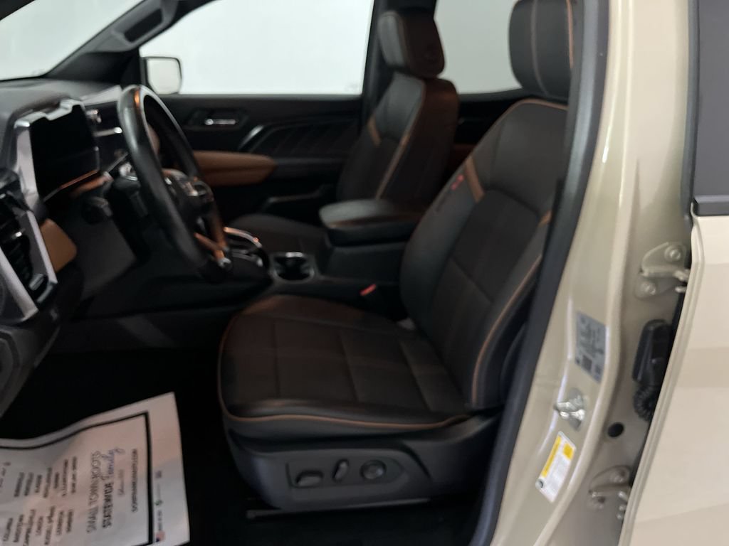 Used 2024 GMC Canyon AT4 w/ Technology Package AWD/4WD image 15