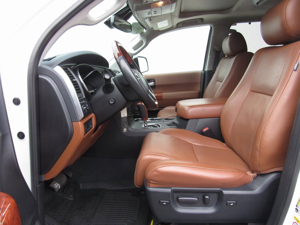Used 2019 Toyota Sequoia Platinum image 10