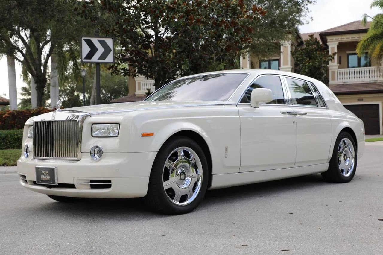 Used 2011 Rolls-Royce Phantom Sedan RWD image 61