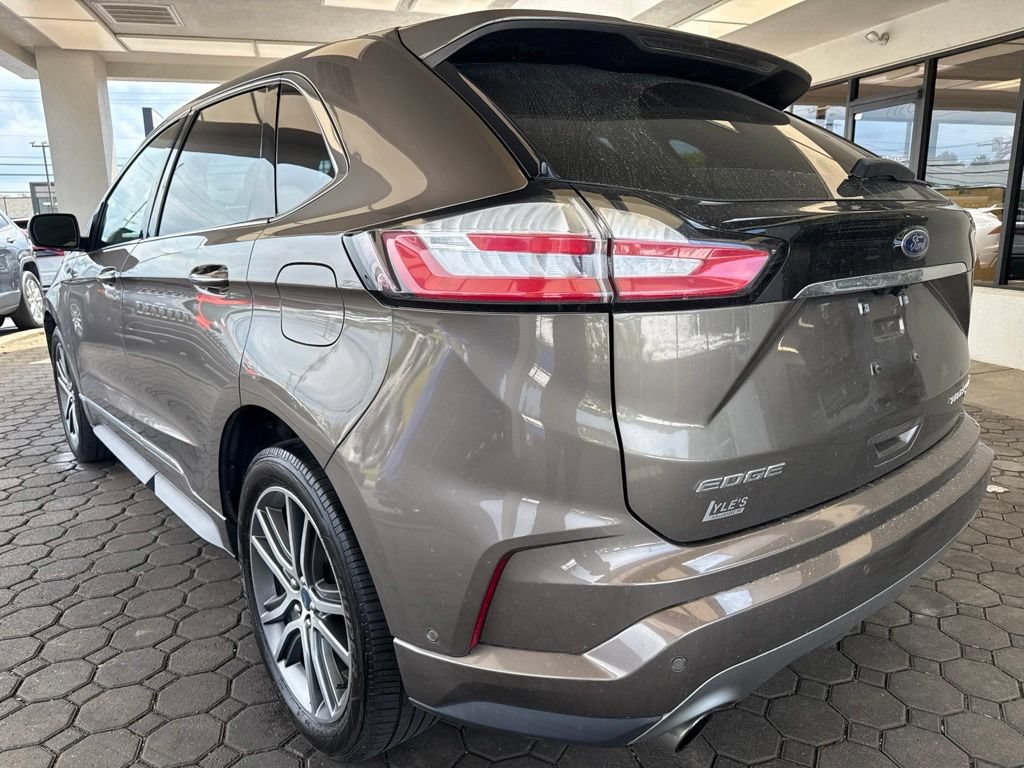 Used 2019 Ford Edge Titanium w/ Equipment Group 301A AWD/4WD image 9