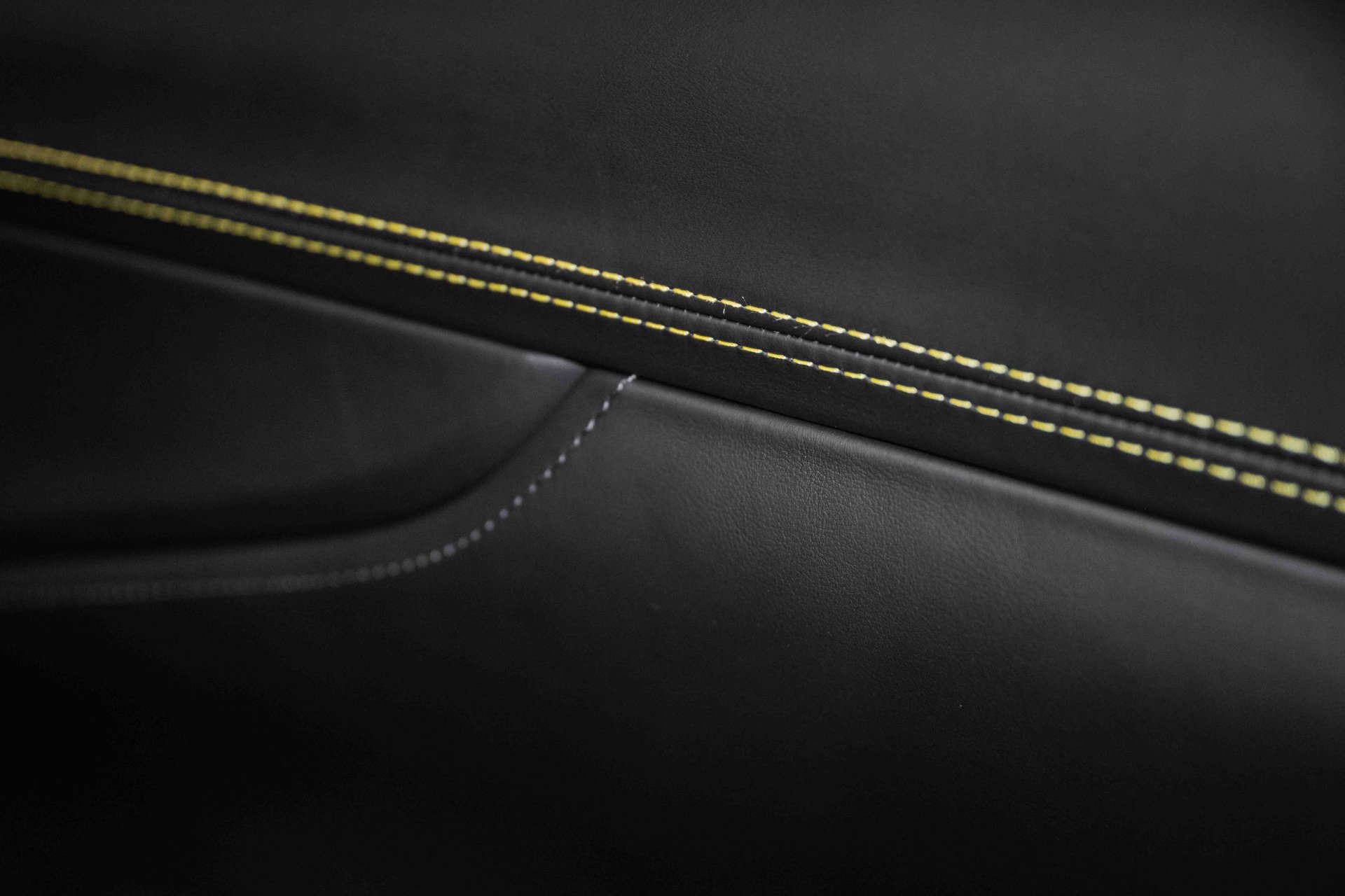 Used 2024 Aston Martin DBX 707 image 39