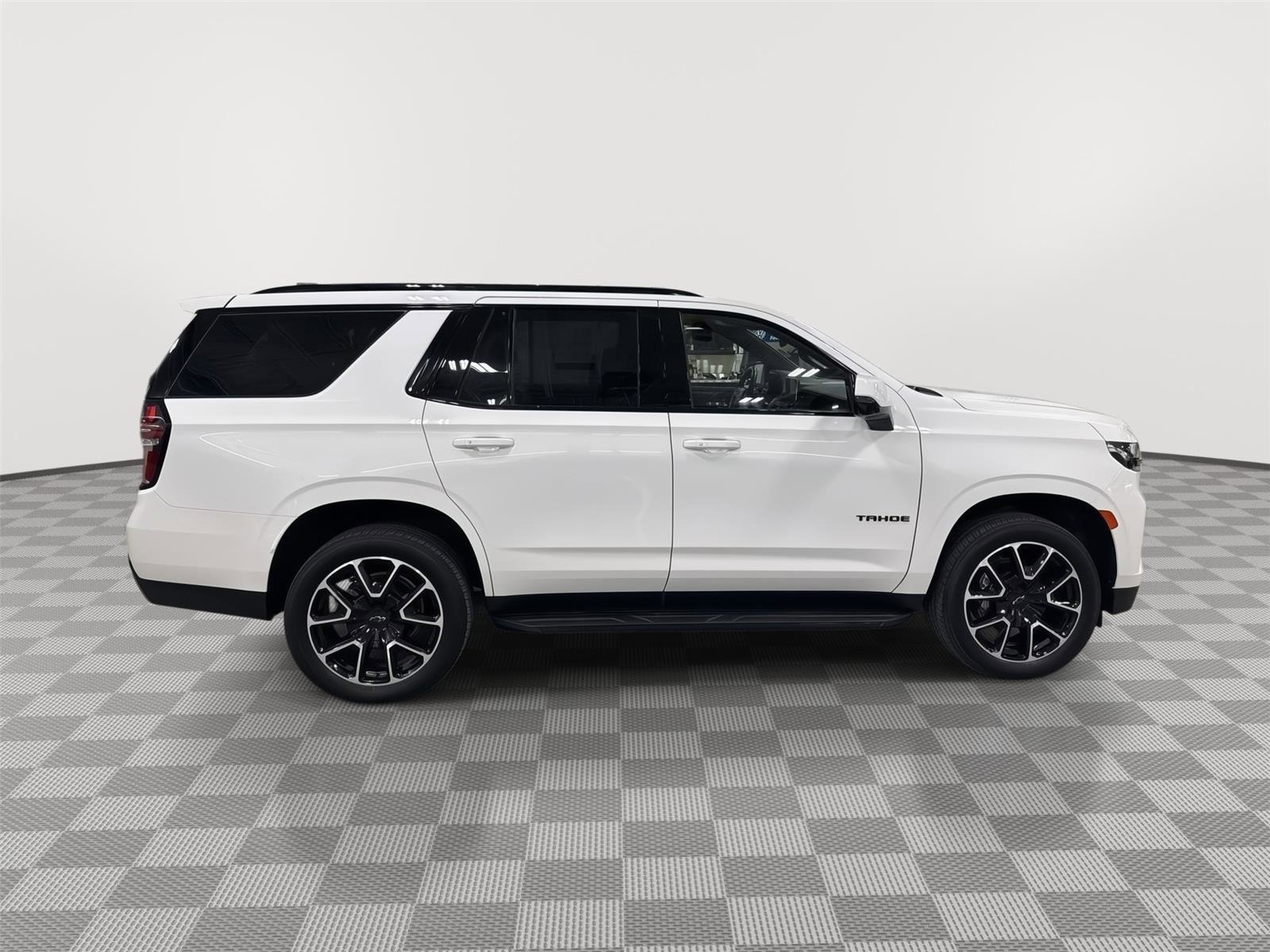 Used 2024 Chevrolet Tahoe RST w/ Luxury Package image 11