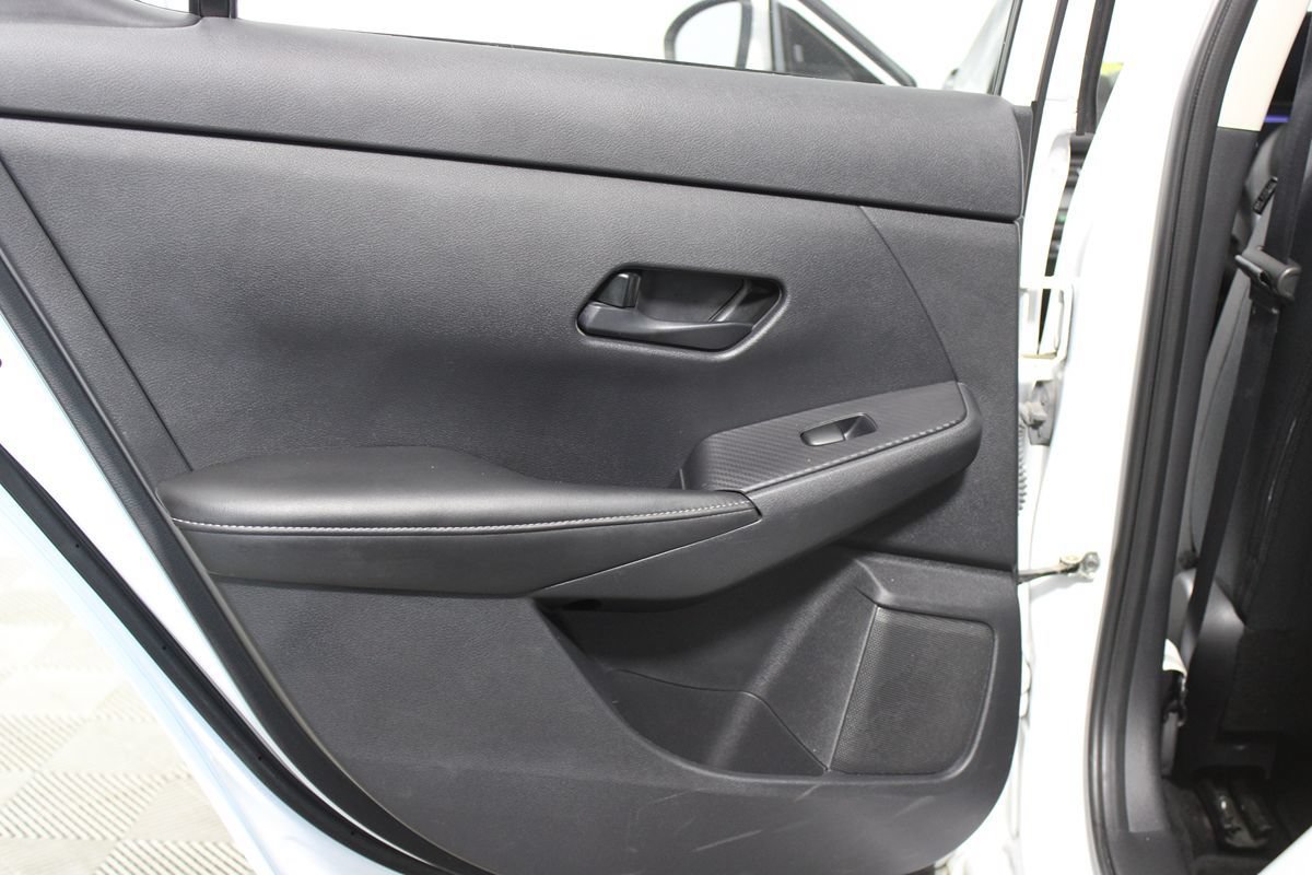 Used 2024 Nissan Sentra SV FWD image 29