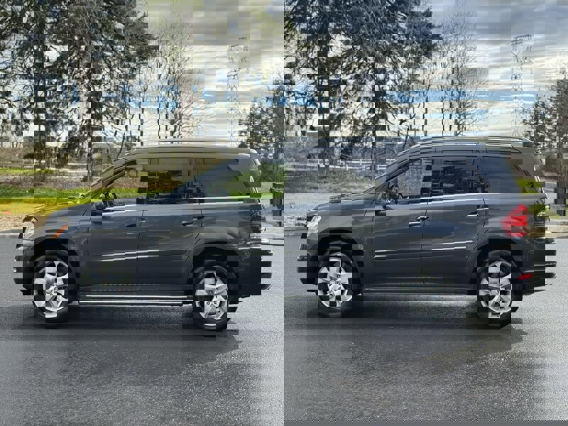 Used 2012 Mercedes-Benz GL 450 4MATIC image 2