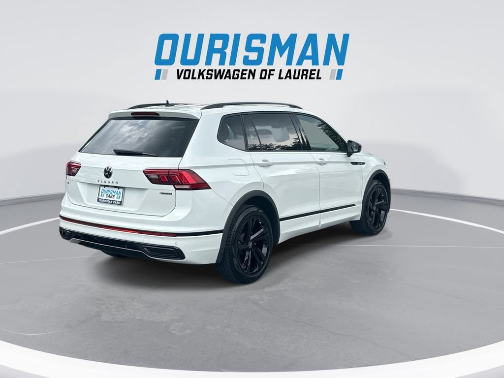 Used 2024 Volkswagen Tiguan SE R-Line AWD/4WD image 8