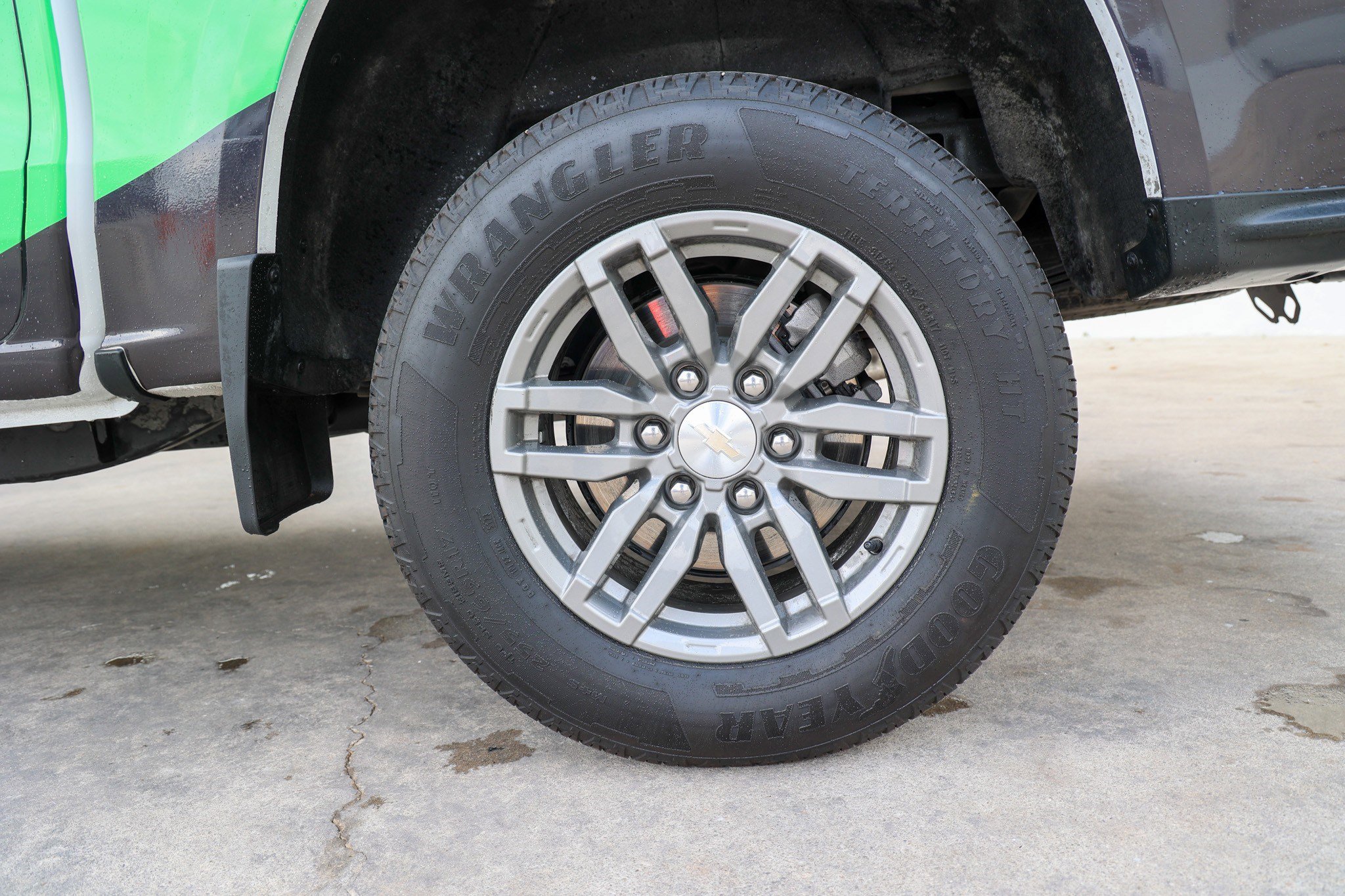 Used 2024 Chevrolet Colorado LT w/ LT Convenience Package image 14