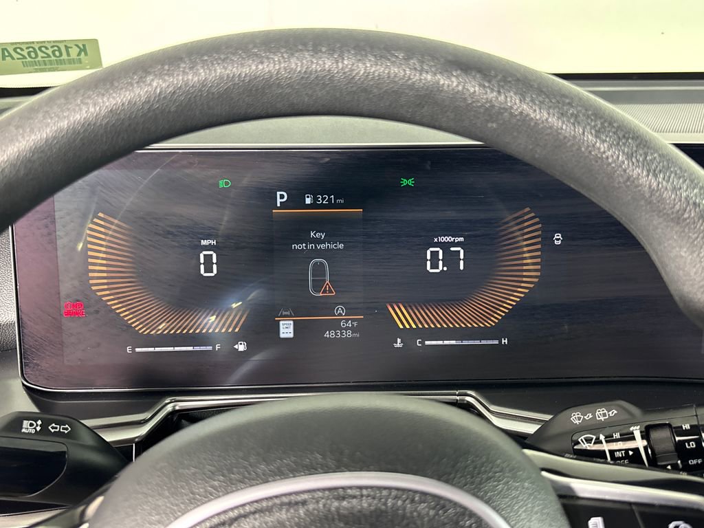 Used 2024 Kia Sorento LX image 11