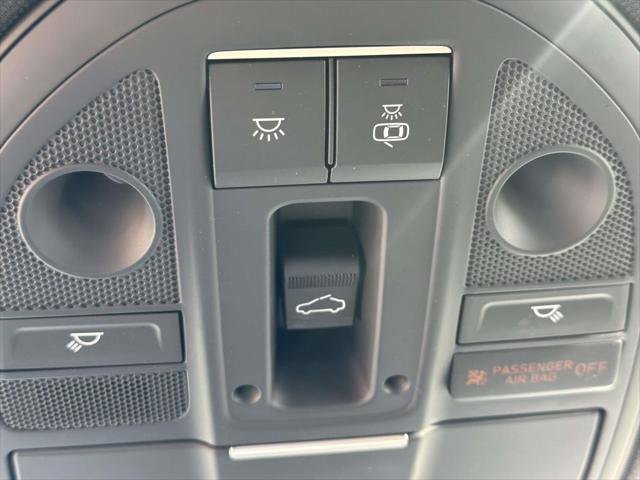 Used 2023 Genesis G70 2.0T w/ Sport Prestige Package image 37