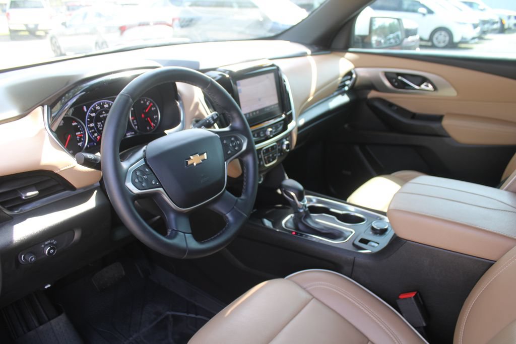 Used 2023 Chevrolet Traverse Premier FWD image 25