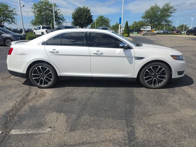 Used 2019 Ford Taurus Limited AWD/4WD image 4