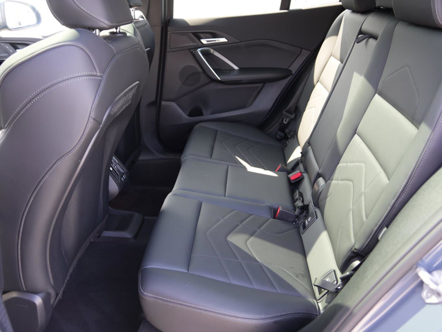 Used 2025 BMW X2 xDrive28i image 14