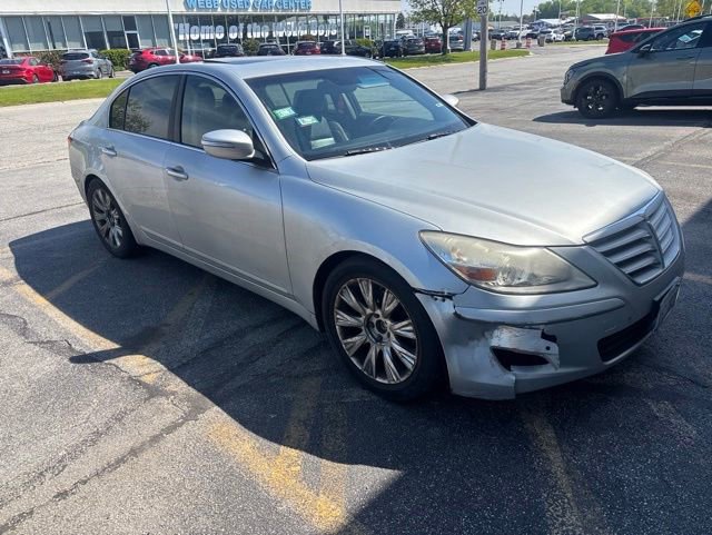 Used 2009 Hyundai Genesis 3.8 w/ Technology Pkg 4 RWD image 3