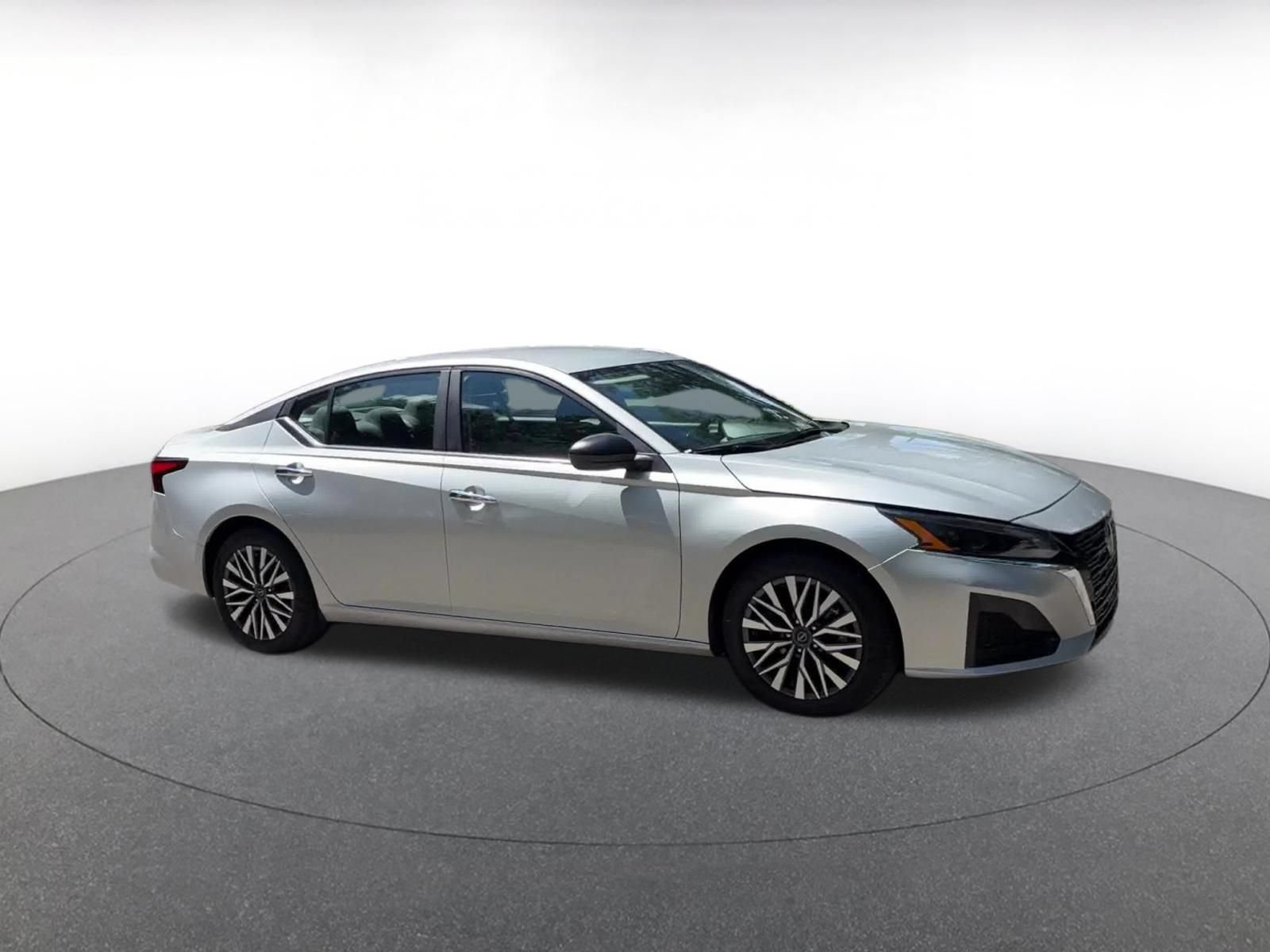 Used 2025 Nissan Altima 2.5 SV FWD video 2