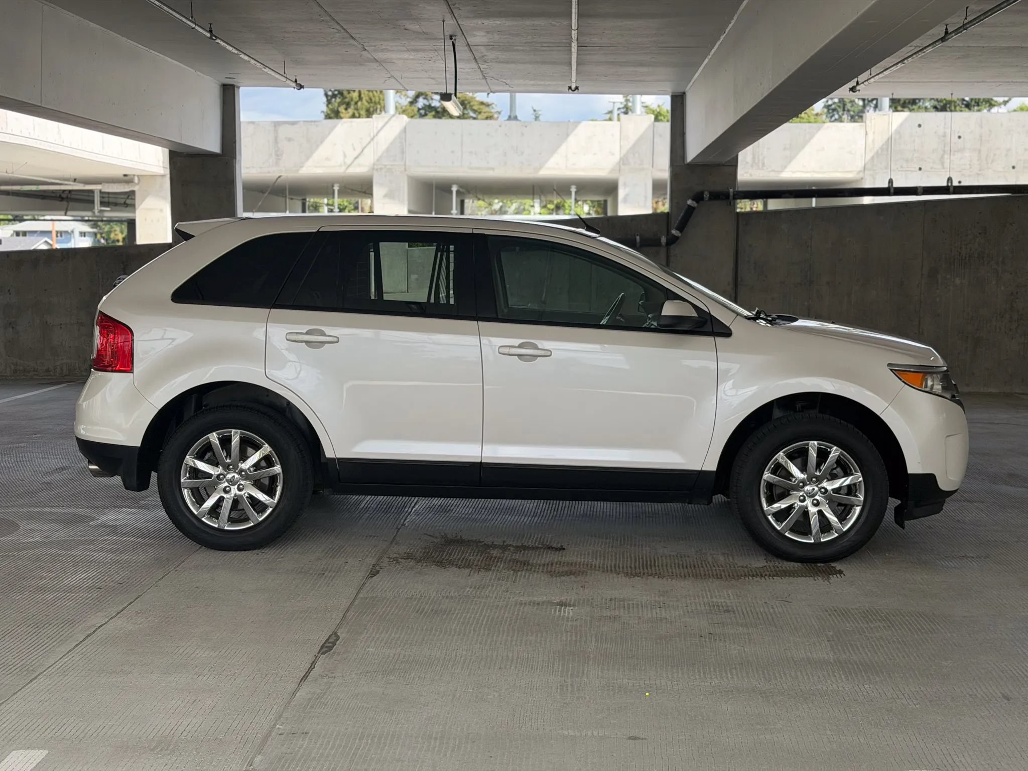 Used 2013 Ford Edge SEL FWD image 4