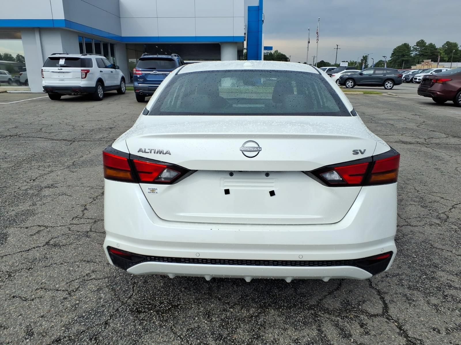 Used 2024 Nissan Altima 2.5 SV FWD image 4