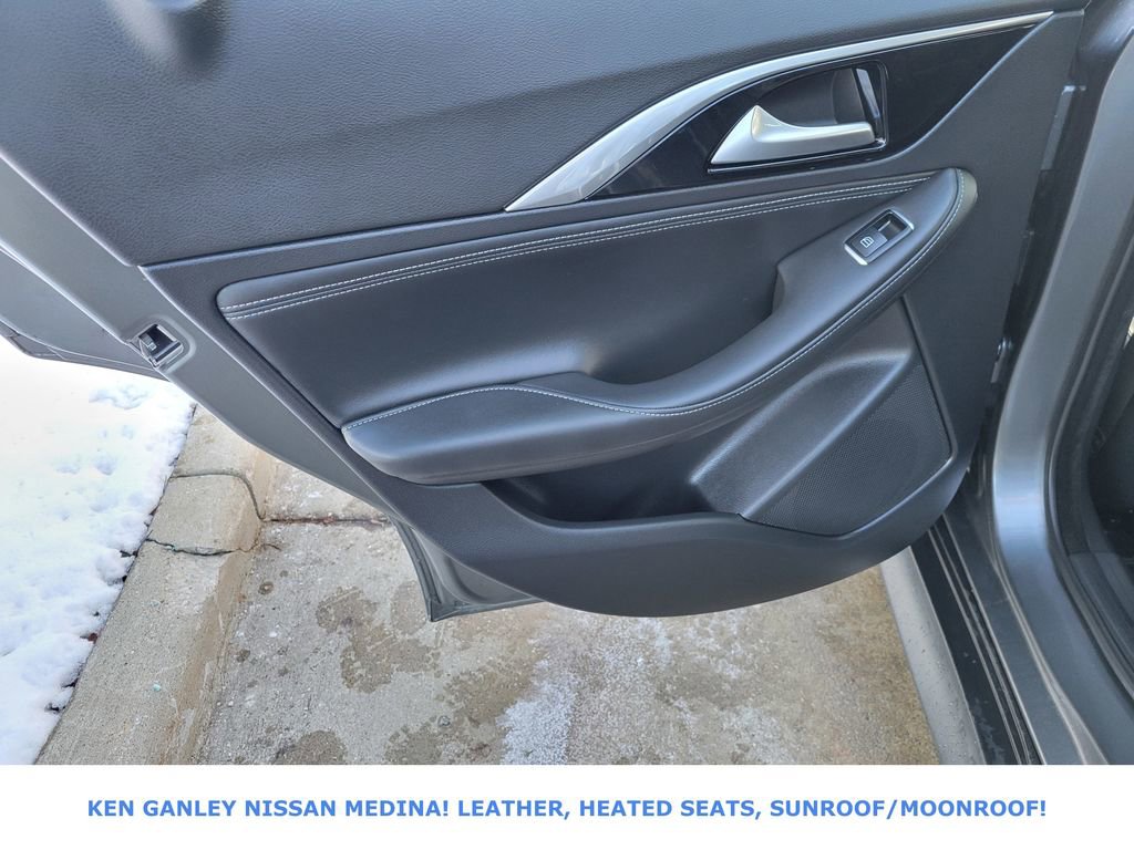 Used 2018 INFINITI QX30 Premium w/ Cargo Package image 42