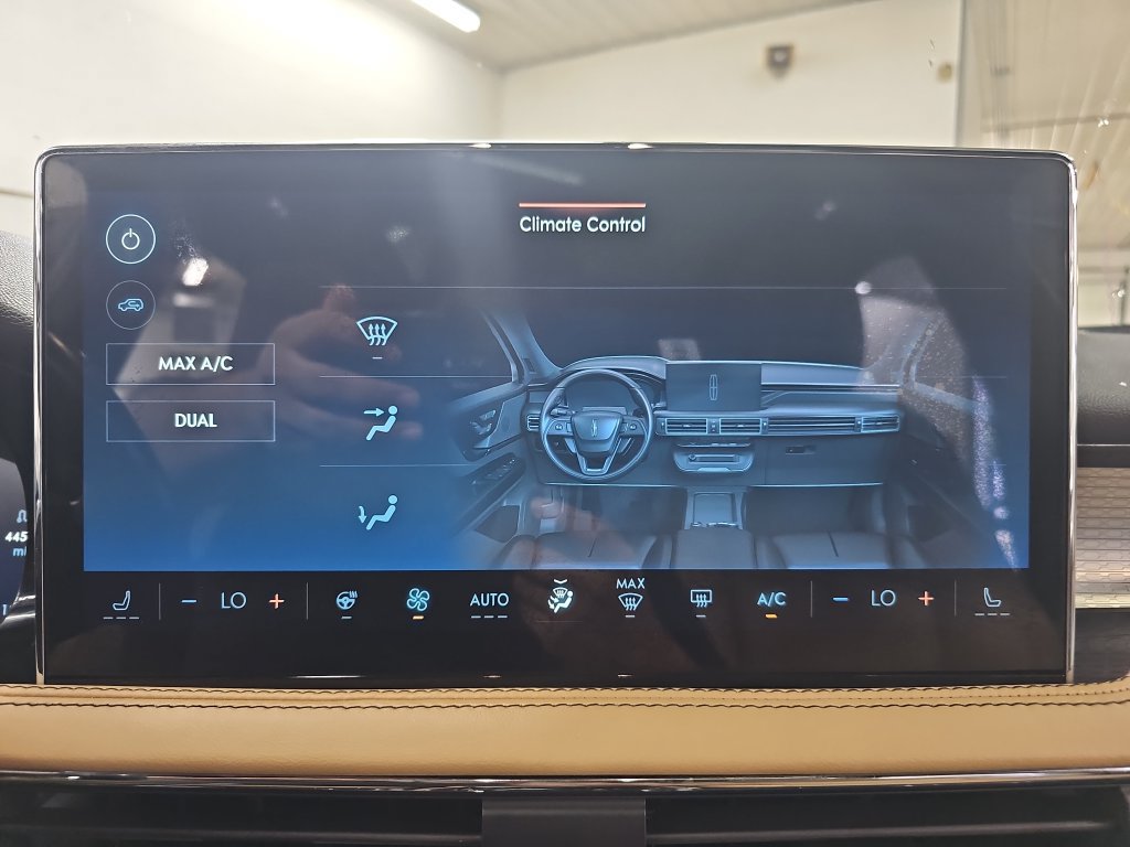 Used 2023 Lincoln Corsair Reserve w/ Equipment Group 201A AWD/4WD image 21