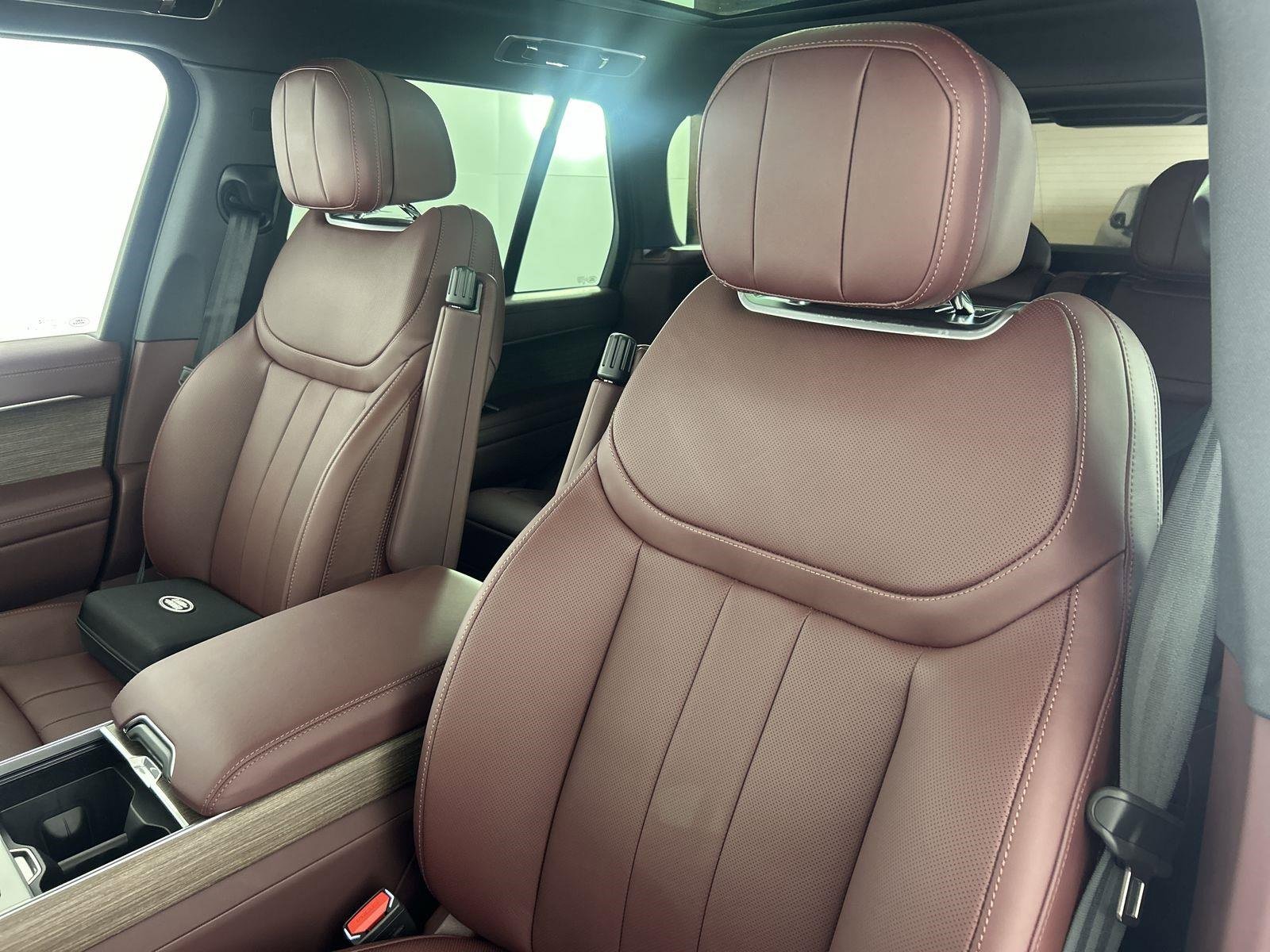 New 2025 Land Rover Range Rover SE image 24