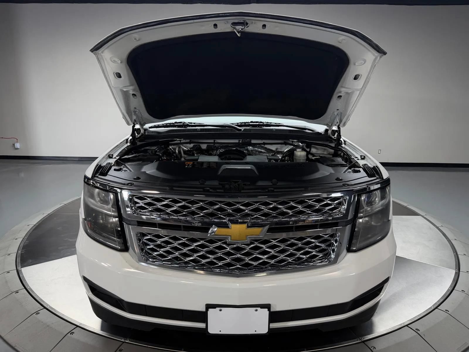 Used 2015 Chevrolet Suburban LT RWD image 11