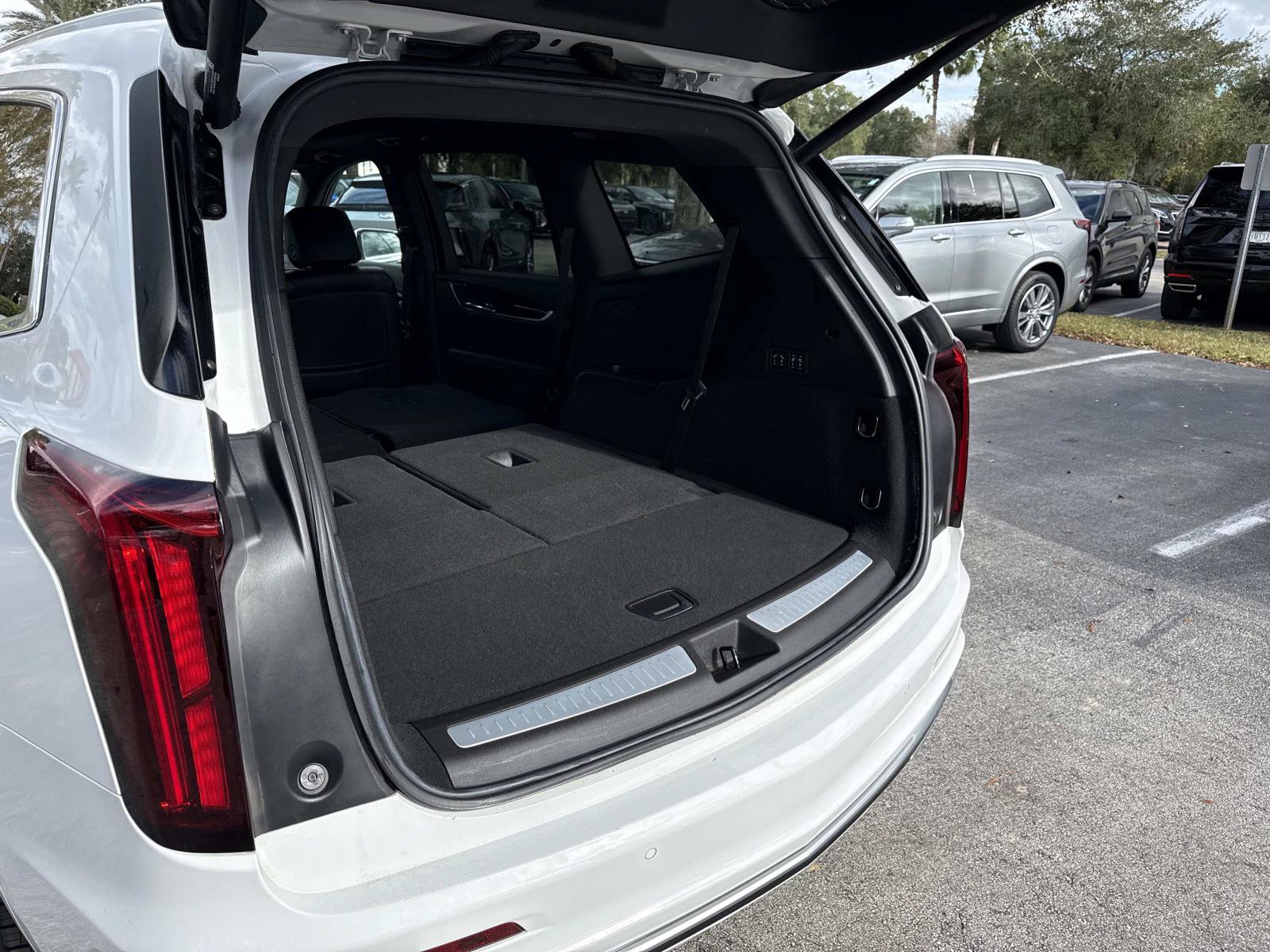 Certified 2022 Cadillac XT6 Premium Luxury image 12