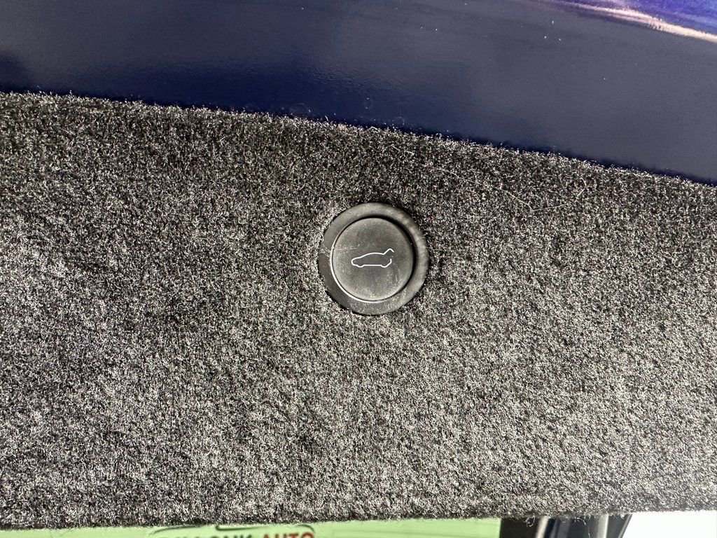 Used 2022 Tesla Model X image 10