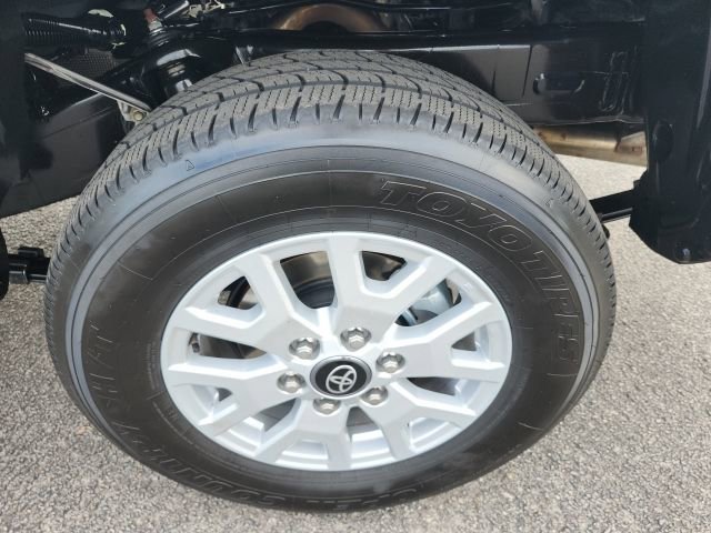 Certified 2025 Toyota Tacoma SR AWD/4WD image 6