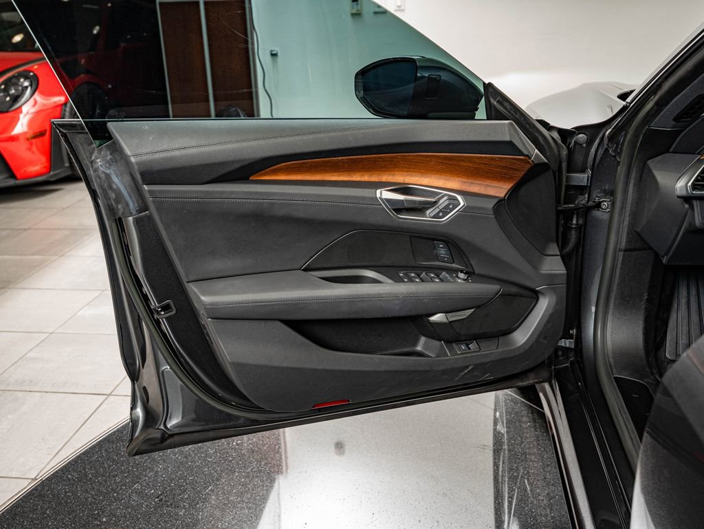 Used 2023 Audi e-tron GT Premium Plus AWD/4WD image 16