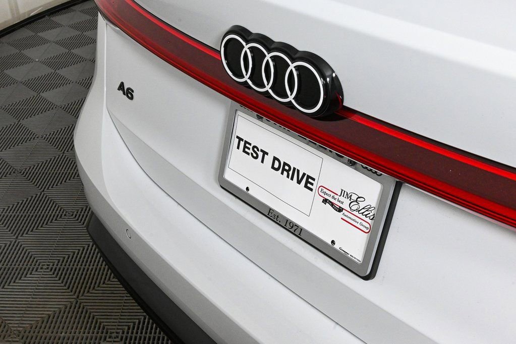 New 2025 Audi A6 e-tron Premium image 36