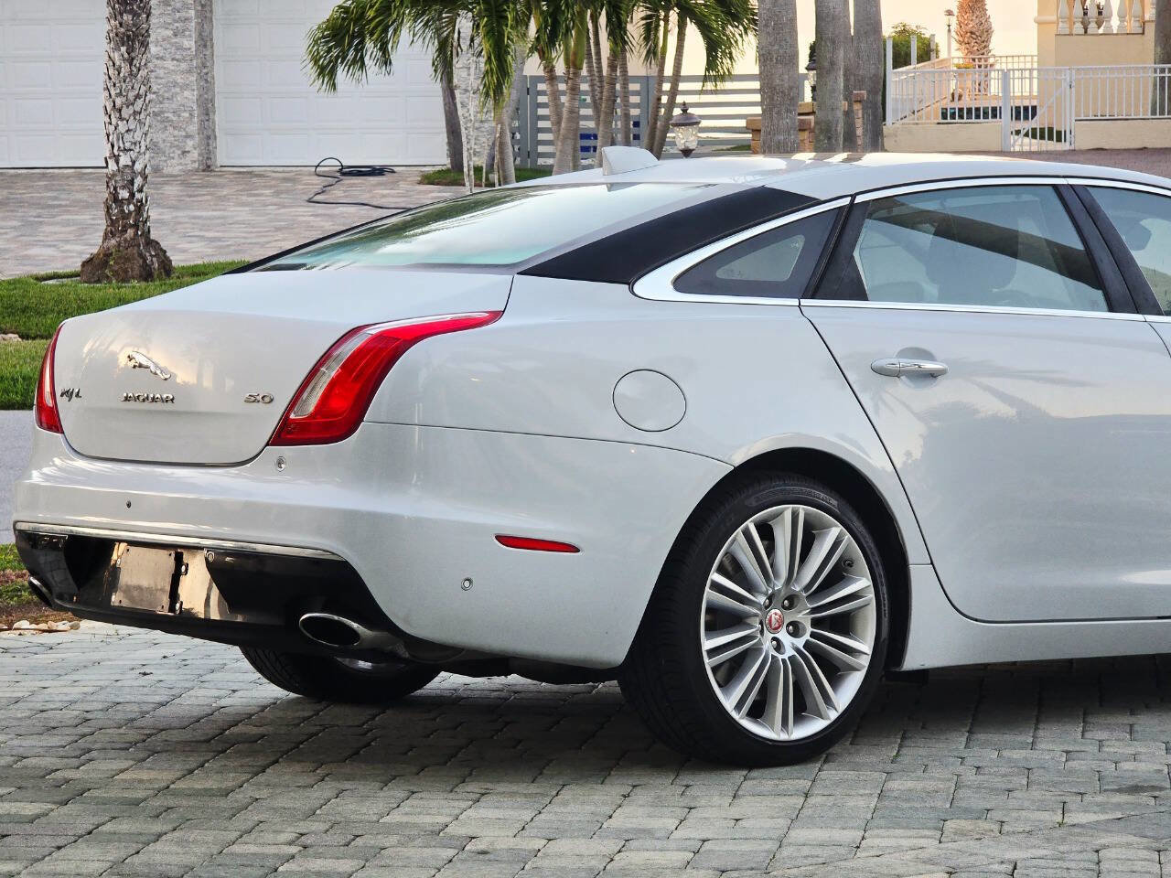 Used 2019 Jaguar XJ L Supercharged image 7