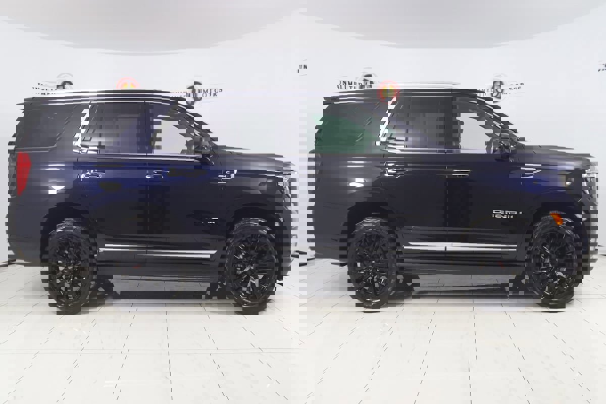 Used 2021 GMC Yukon Denali w/ Denali Premium Package image 2