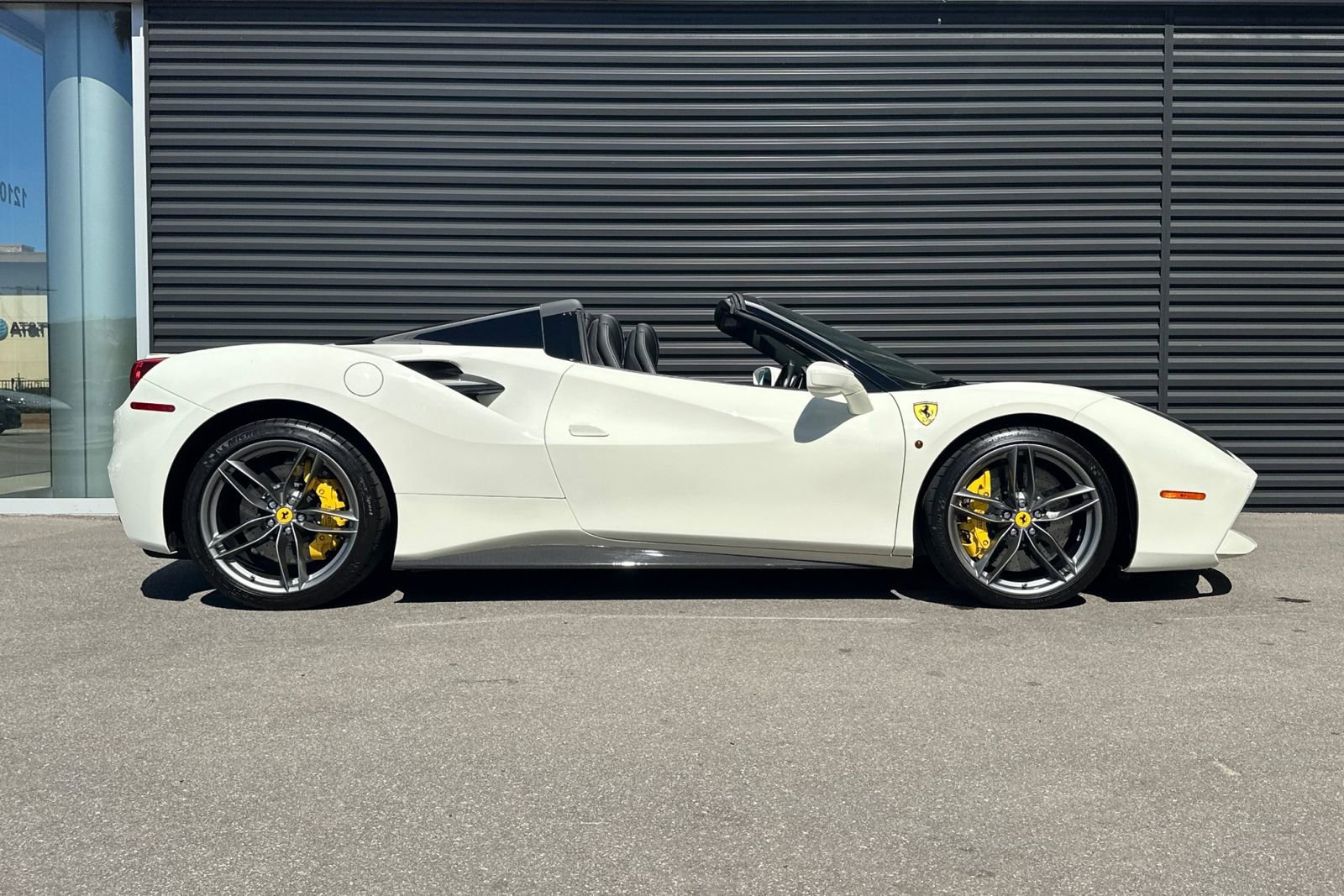 Used 2019 Ferrari 488 Spider RWD image 9