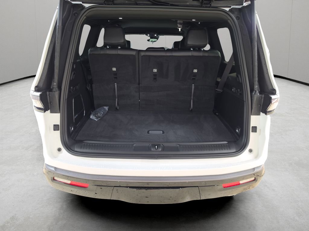 New 2026 Jeep Grand Wagoneer 4WD image 10