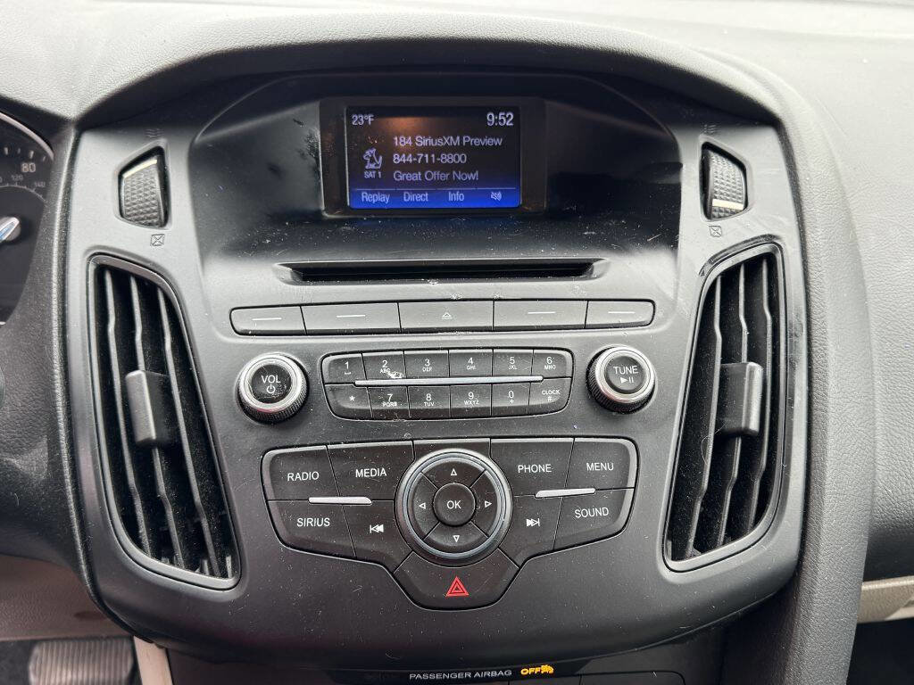 Used 2016 Ford Focus SE image 16