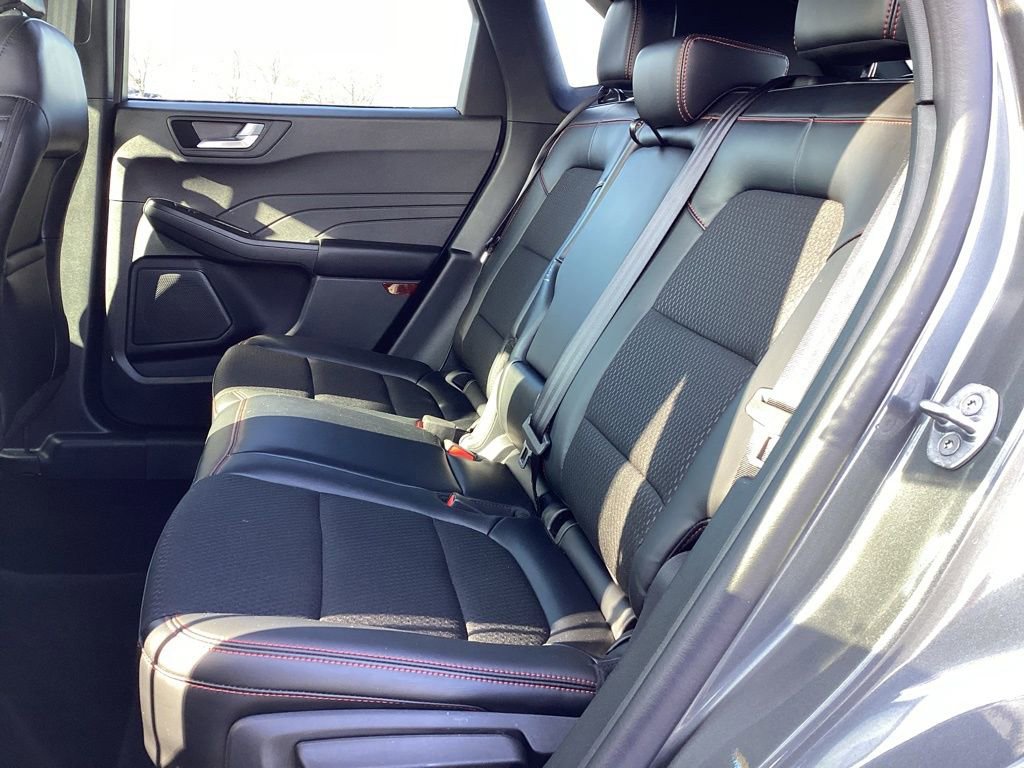 Used 2025 Ford Escape ST-Line image 15