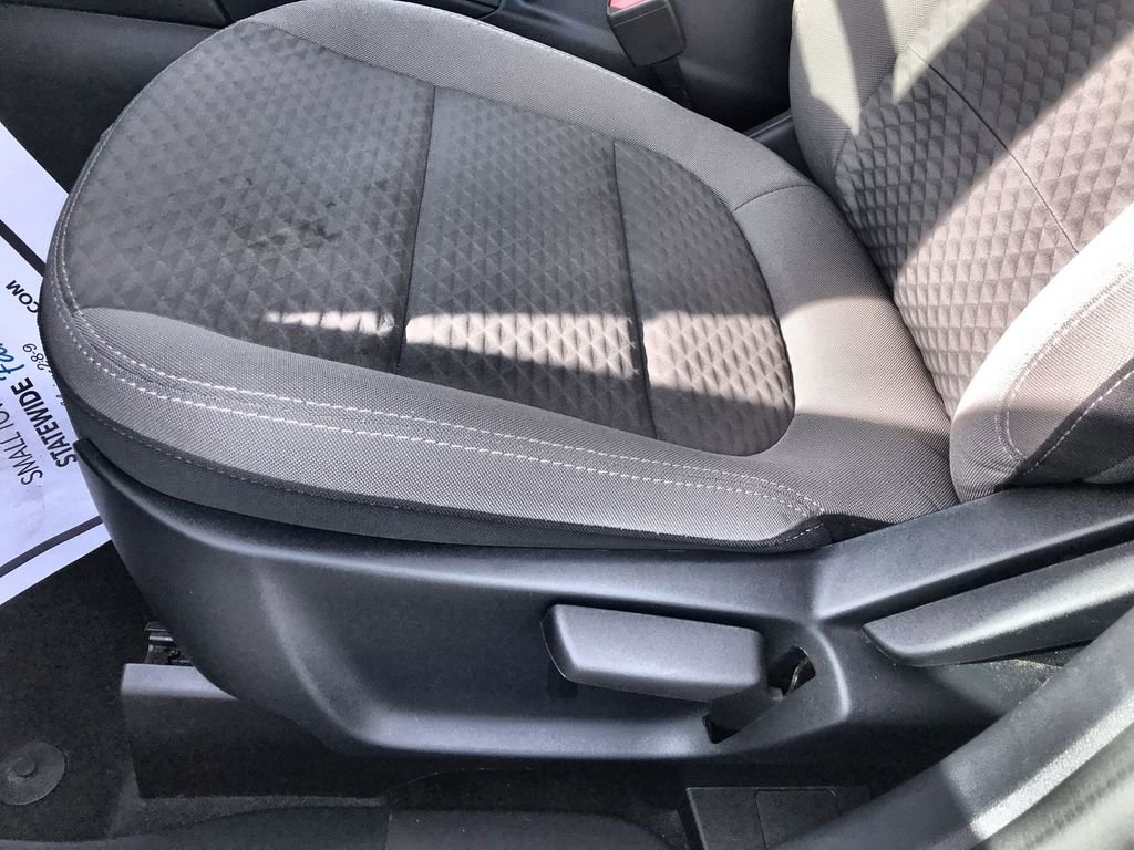 Used 2022 Ford Escape SE image 12