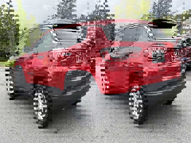 Used 2023 Jeep Compass Sport image 5