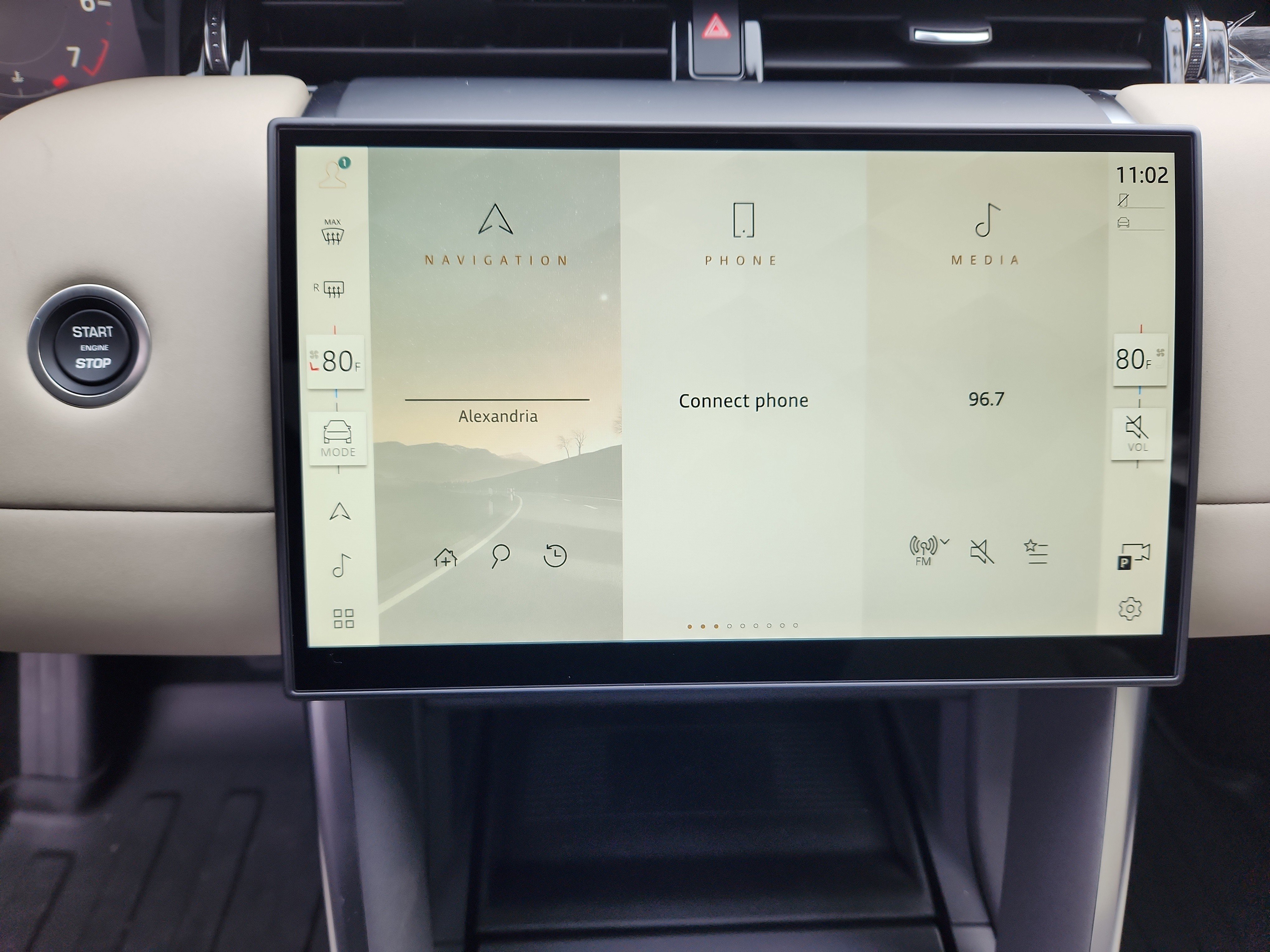 New 2025 Land Rover Discovery Sport S image 17