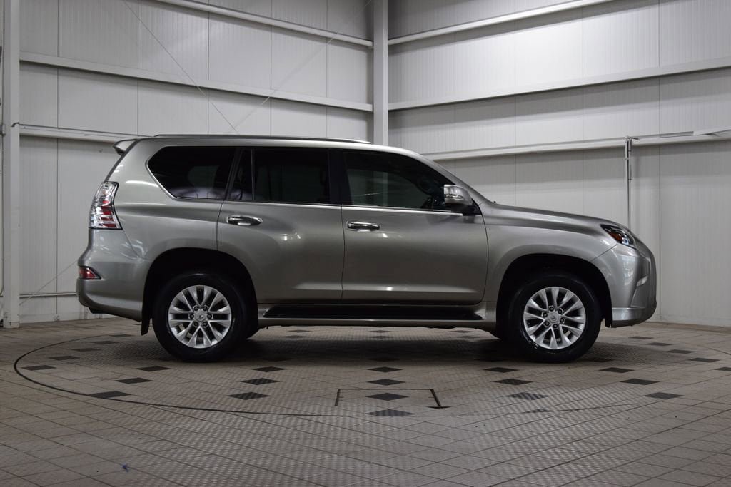 Used 2022 Lexus GX 460 Premium w/ Premium Package AWD/4WD image 9