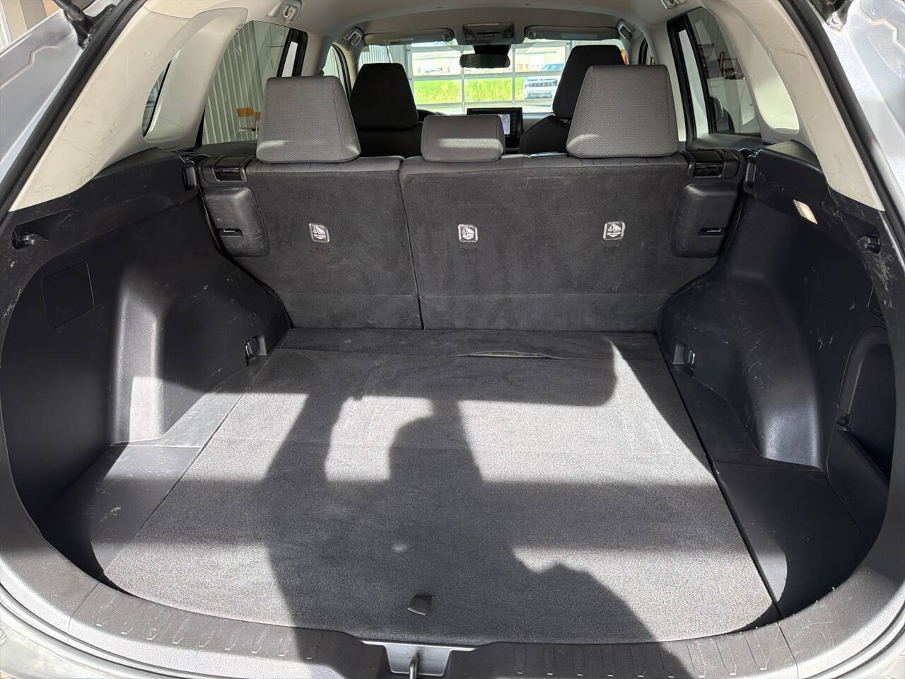 Used 2022 Toyota RAV4 XLE AWD/4WD image 22