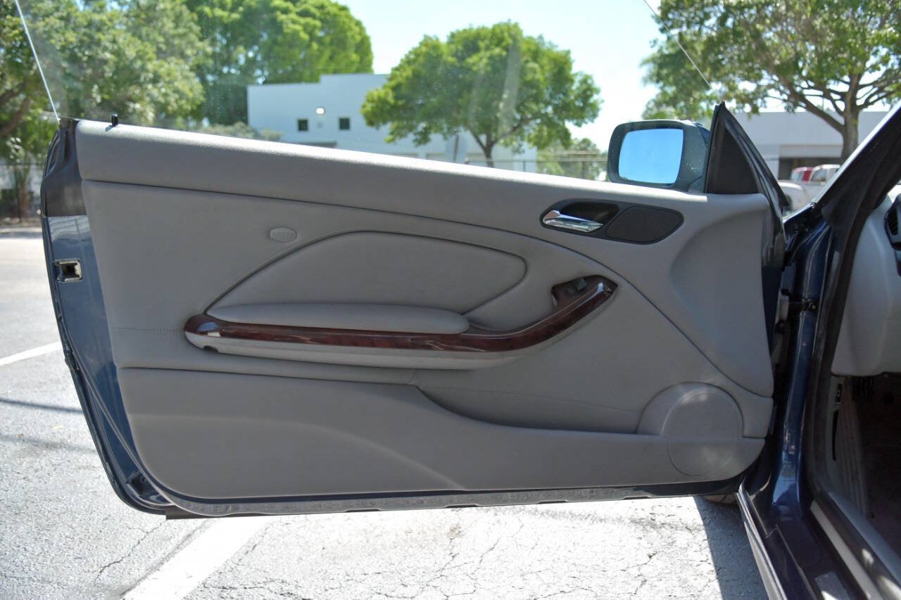 Used 2006 BMW 325Ci Convertible RWD image 17