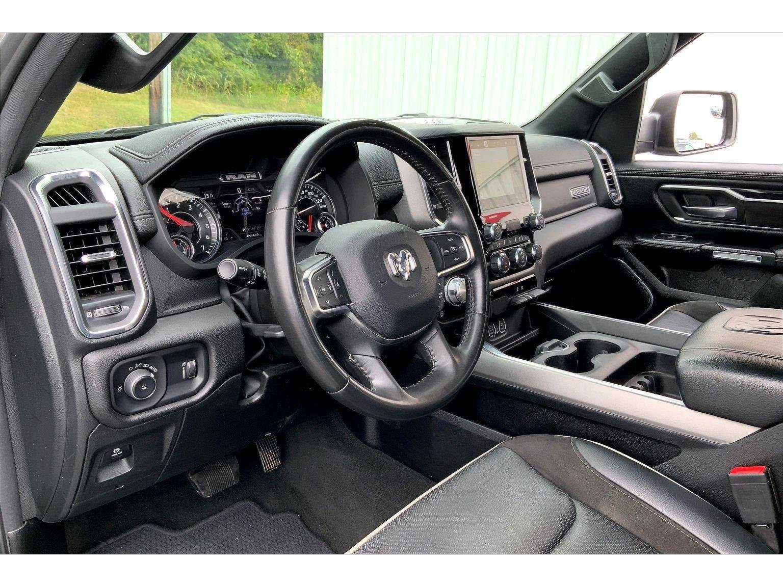 Used 2024 RAM 1500 Laramie AWD/4WD image 13