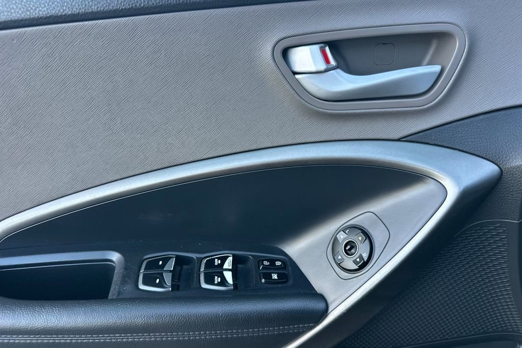 Used 2017 Hyundai Santa Fe Sport image 8