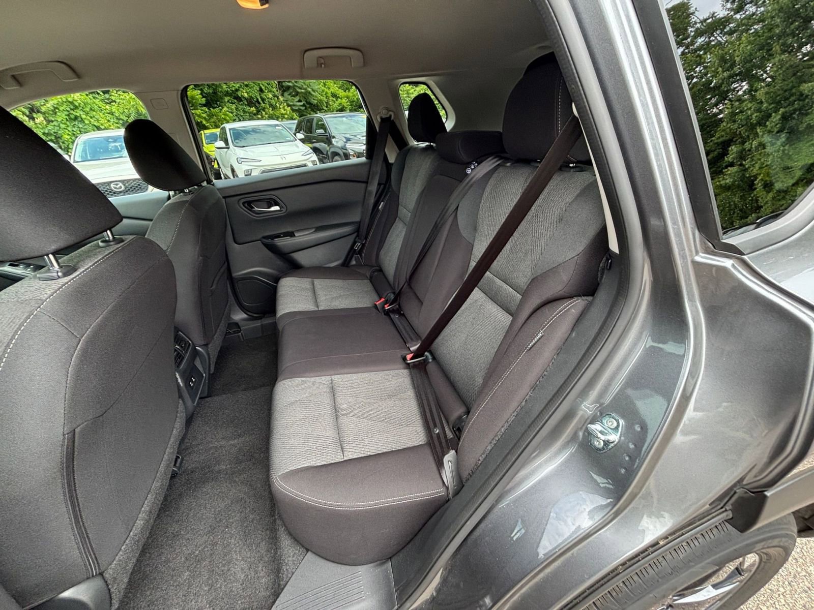 Used 2025 Nissan Rogue SV FWD image 38