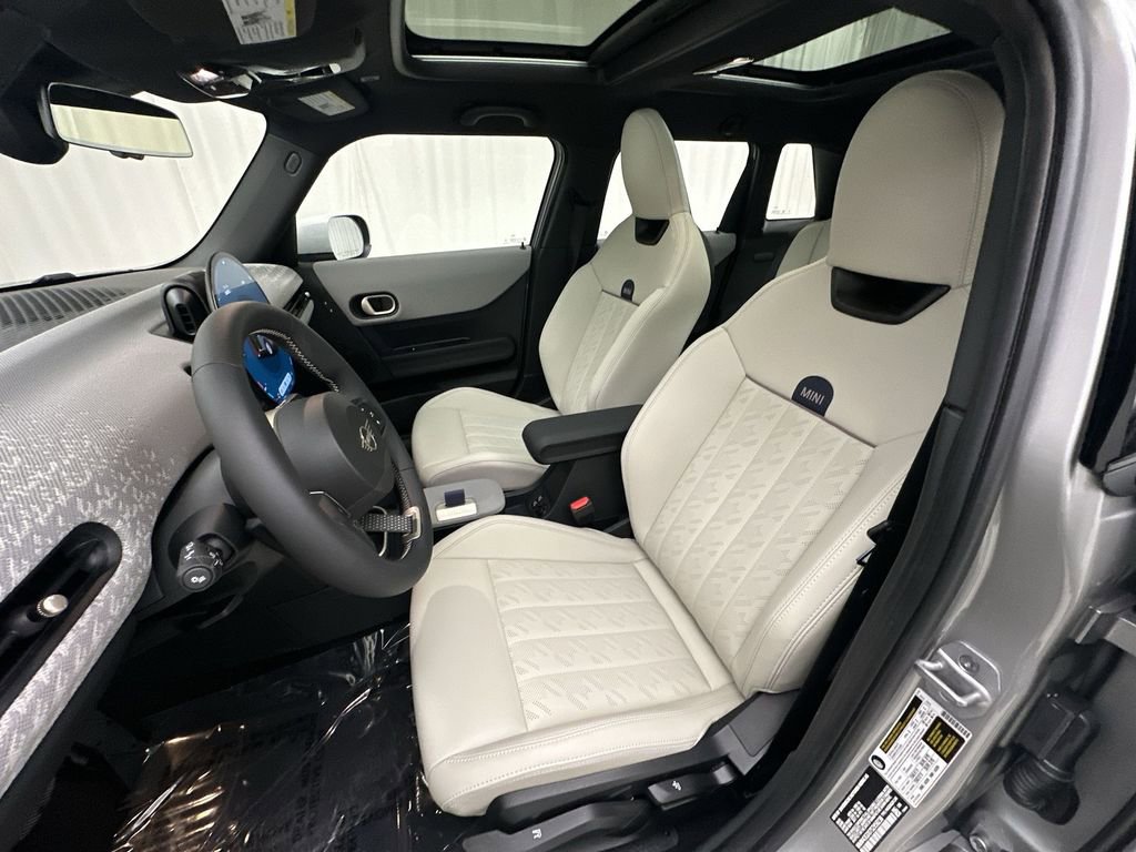 New 2025 MINI Cooper 4-Door Hardtop FWD image 12